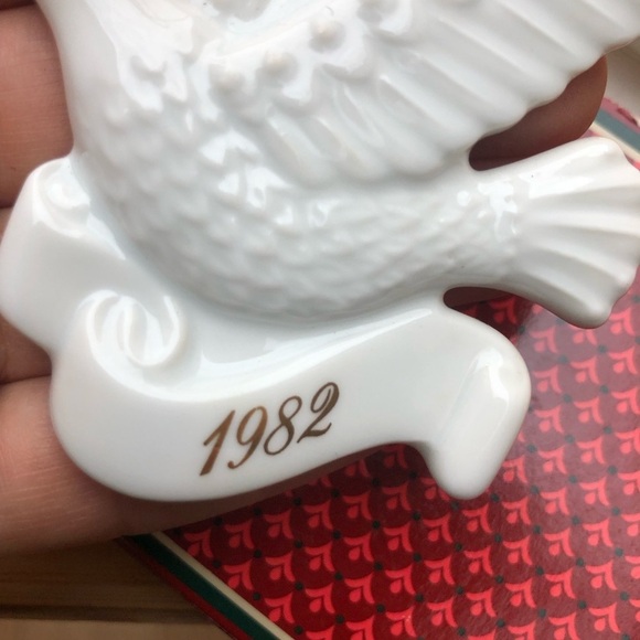 Vintage Avon Christmas 1982 Remembrance Ceramic Dove Ornaments Lot of 3 - Picture 4 of 9